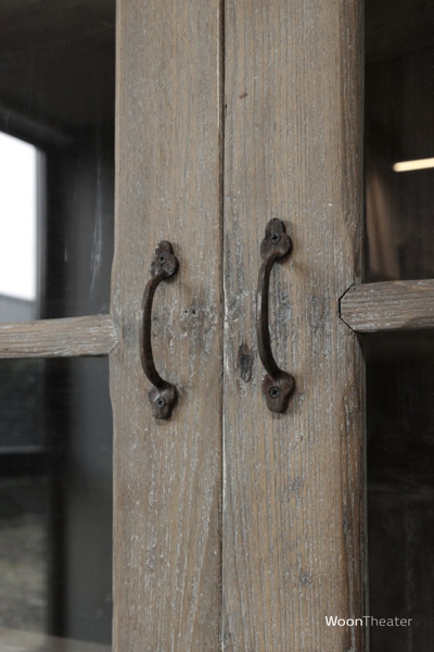 Oude vitrinekast | landelijke stijl