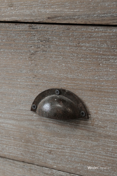 Oude vitrinekast | landelijke stijl