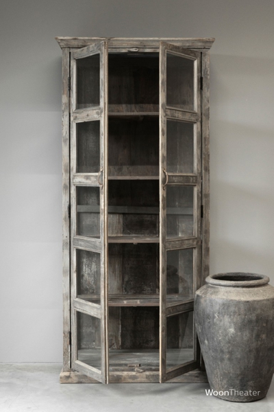 Oude vitrinekast | rustiek