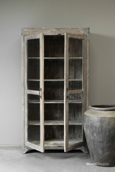 Origineel oude vitrinekast 