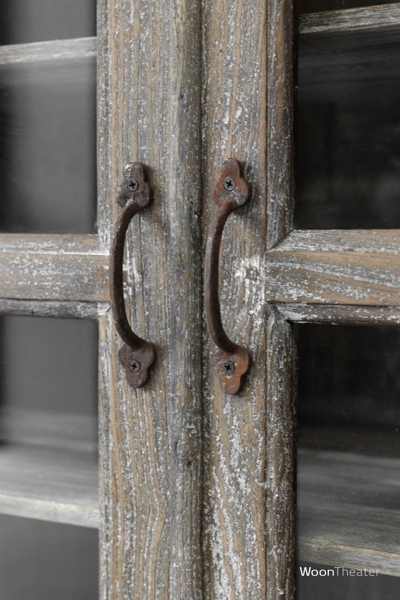 Origineel oude vitrinekast 