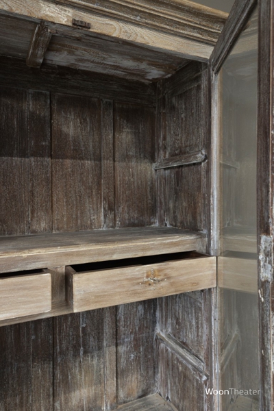 Origineel oude vitrinekast