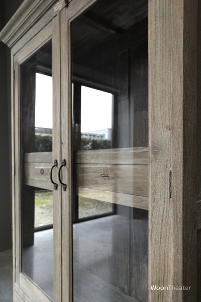 Origineel oude vitrinekast