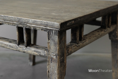 Origineel oude bijzettafel