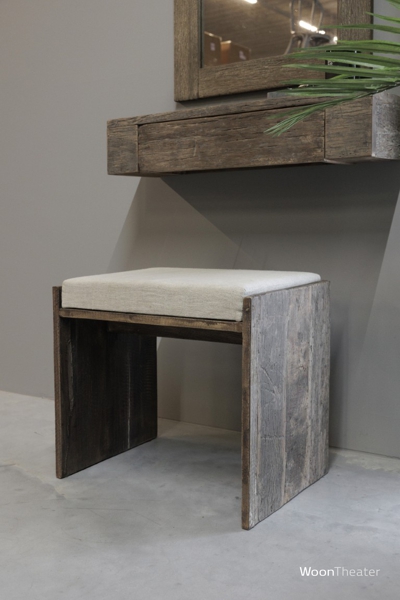 Rustieke kruk met linnen kussen | Lea