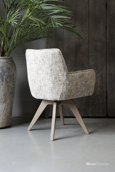 Armstoel op houten draaivoet | Mees