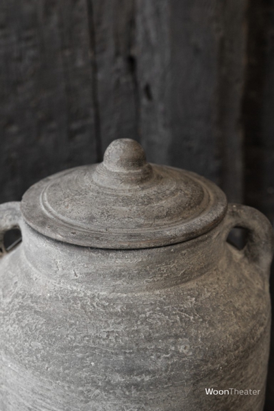Verweerde pot met deksel | Old Barn