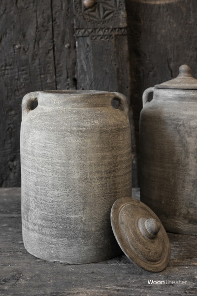 Verweerde pot met deksel | Old Barn